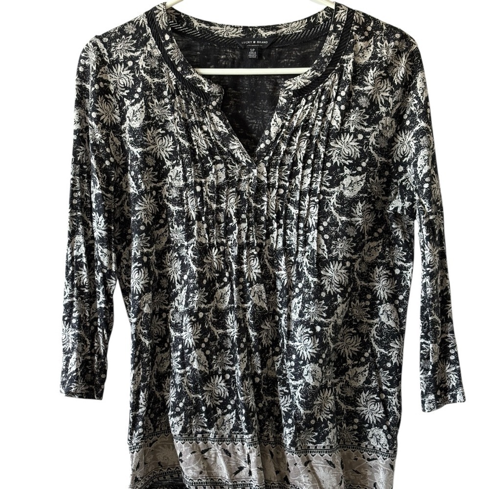 Lucky Brand Size Small Petite Floral Black Tan V Neck Blouse